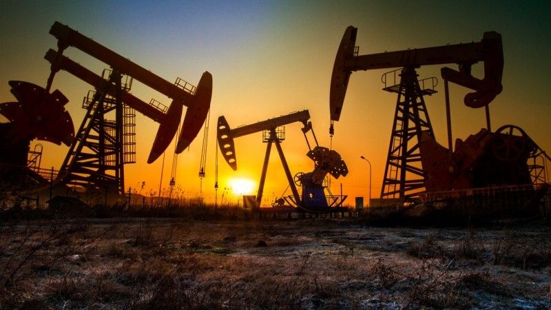 Giá dầu bật tăng vì OPEC+ đổ bể đàm phán