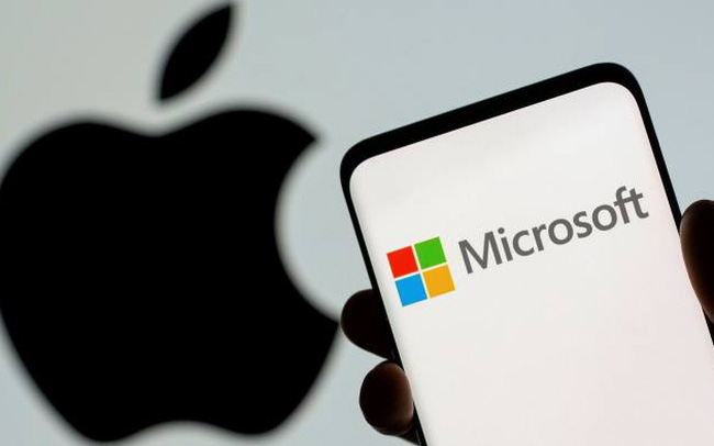 Microsoft giành lại danh hiệu công ty công nghệ có giá trị nhất sau khi Apple “gục ngã”