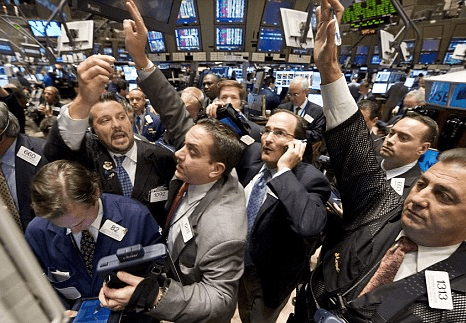 Phố Wall trái chiều, S&P 500, Nasdaq tiếp tục lên đỉnh