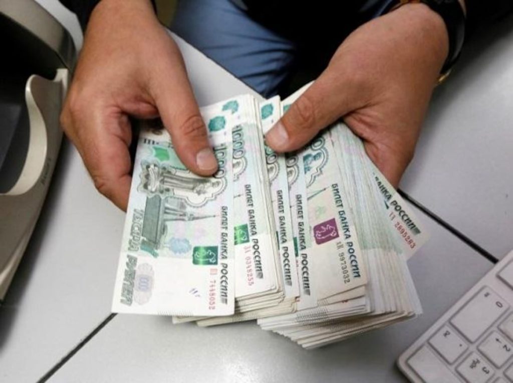 Ruble, chứng khoán Nga tăng dù bị phương Tây áp thêm trừng phạt