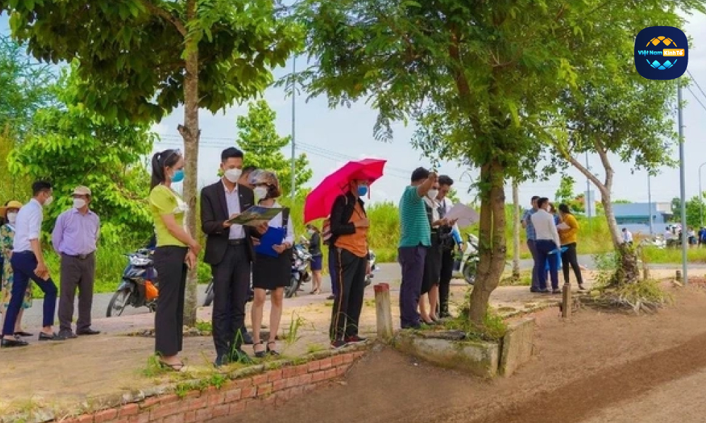 Thị trường càng trầm lắng, khách hàng càng bị “tra tấn” bởi các cuộc gọi chào mời dự án từ môi giới BĐS