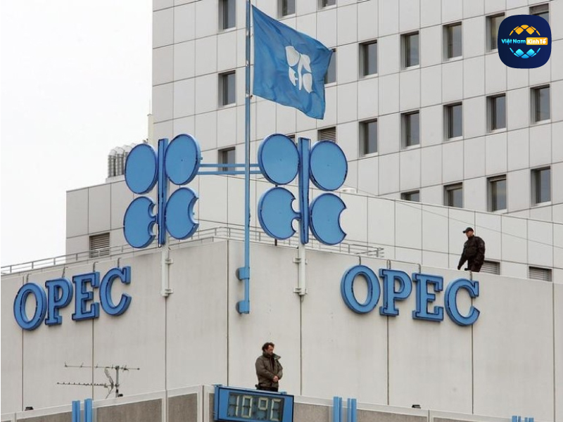 Giá dầu ổn định hơn sau khi OPEC nâng dự báo nhu cầu