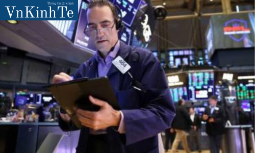 S&P 500 gần như đi ngang trước nhận định mới nhất của Chủ tịch Fed