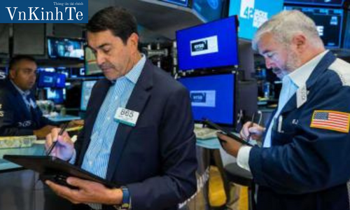 Dow Jones giảm nhẹ chờ kết quả họp của Fed