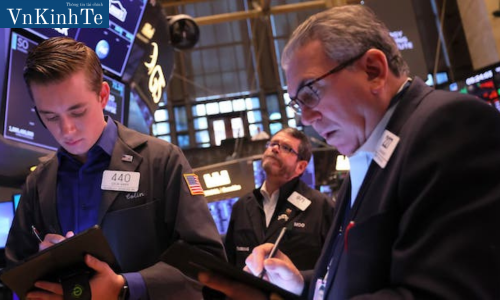 Dow Jones có tuần tăng dù giảm hơn 100 điểm trong phiên